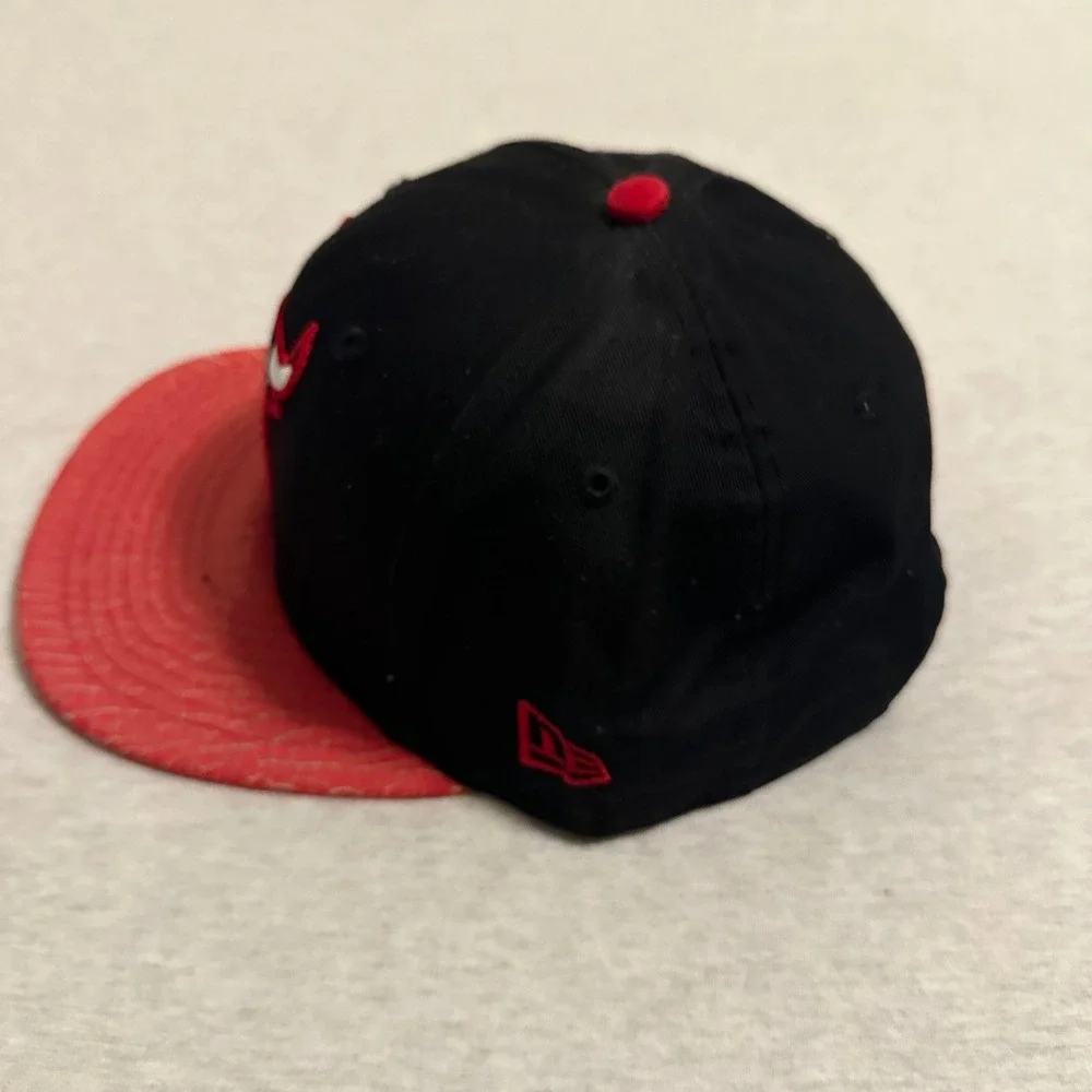 Chicago Bulls New Era 9FIFTY Snapback Hat Black Red Windy City Hardwood Classics